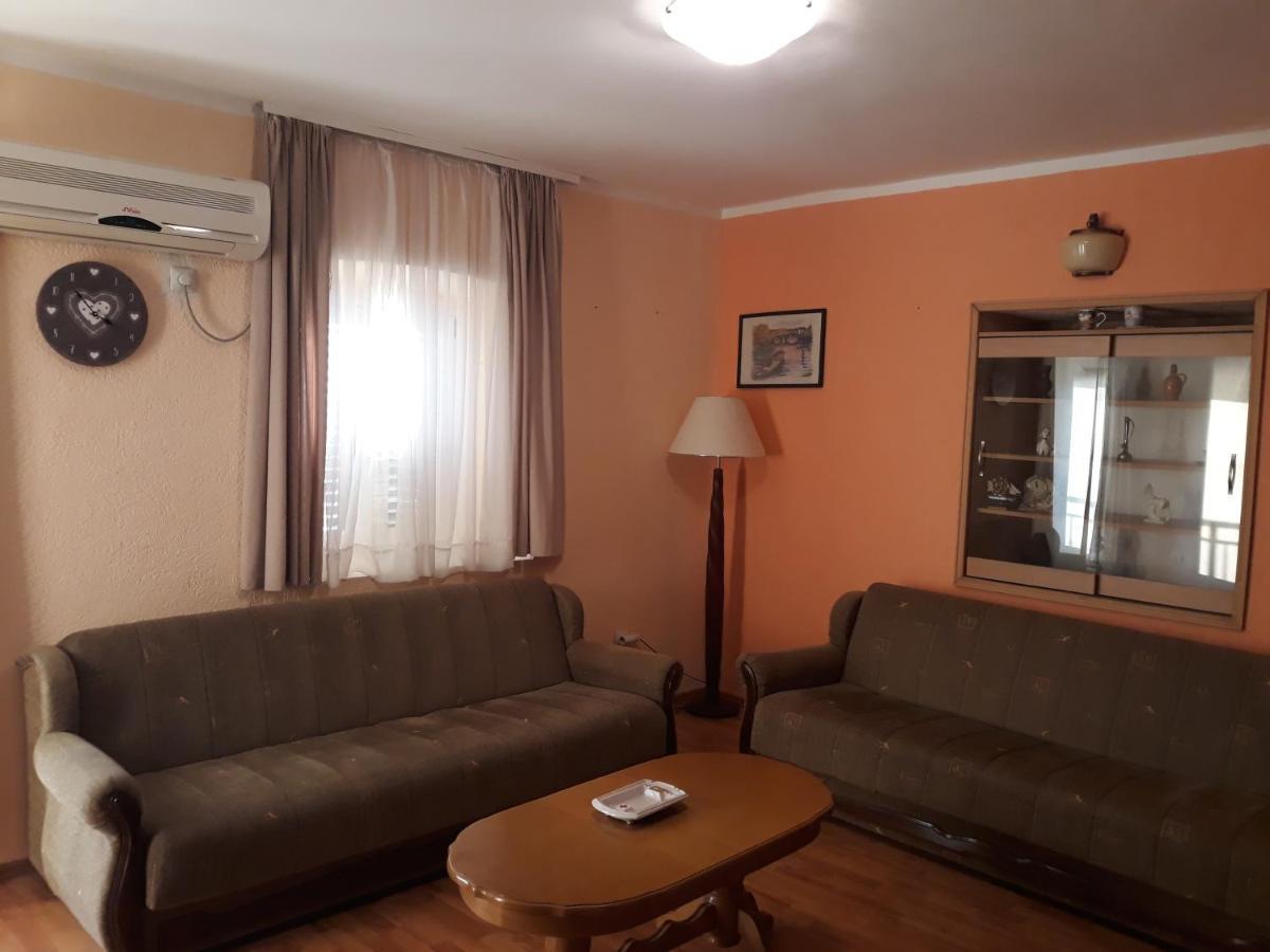 Apartments Teodora Obala Petrovac na moru Exterior foto